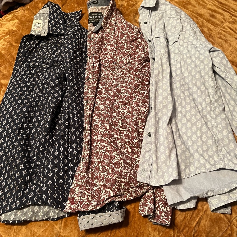 Three pearls snap shirts all smalls